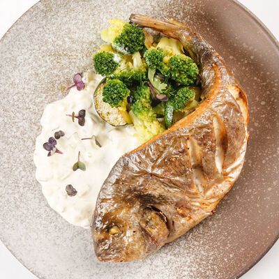 Дорадо с овощами в Pascucci cafe по цене 750 ₽