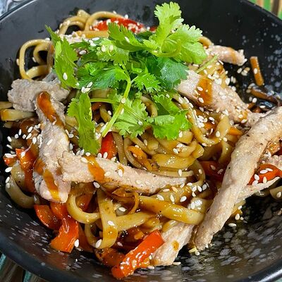 Лапша со свининойв Wok Street по цене 429 ₽