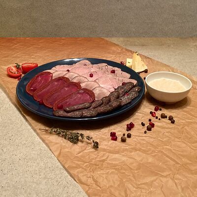 Premium набор Мясная тарелка в Brisket по цене 2140 ₽