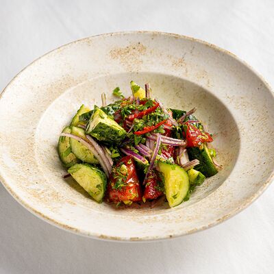 Салат овощной с кахетинским масломв Гоген по цене 783 ₽