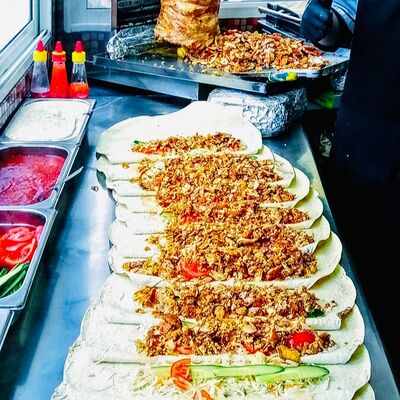 Шаурма огромная Куриная 1 кг в ФастФуд 34 - Кафе на Юности по цене 990 ₽
