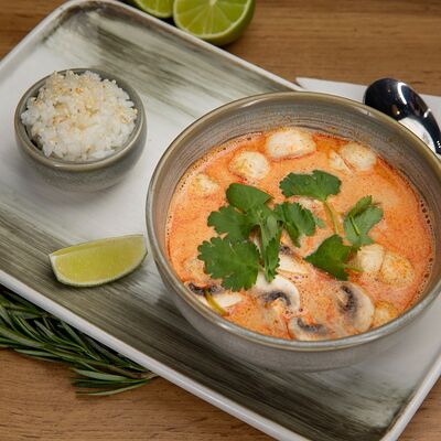 Суп том ям с креветками в Кофейня Чайка по цене 890 ₽