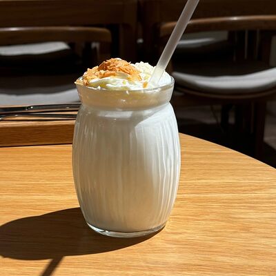 Карамельный милкшейкв Городское кафе N31 по цене 531 ₽