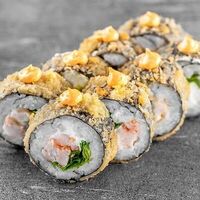 Ролл горячий с тигровыми креветками в ROLLS KING SUSHI KINGDOM