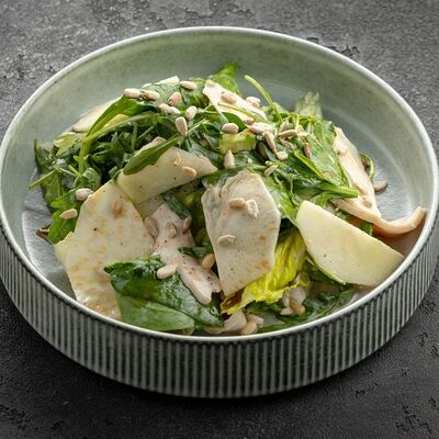 Салат с зелёным яблоком и куриным филе в Вода & Еда по цене 612 ₽