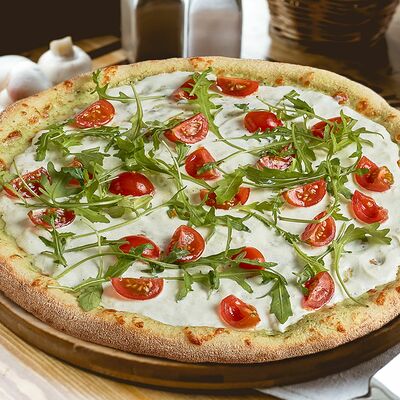 Пицца Вегетарианская в сливочном соусе в Вкусные Суши Premium по цене 499