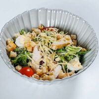 Цезарь с курицей в Фабрика