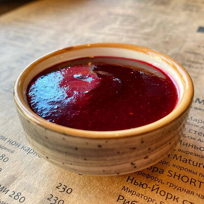 Брусничный соус в Romero steak по цене 90 ₽