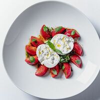 Буратта со сладкими томатами в Romano