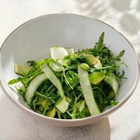 Зеленый салат с авокадо в DEQUFO