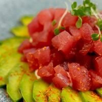 Тартар из тунца с мягким авокадо и сыром фета в More More