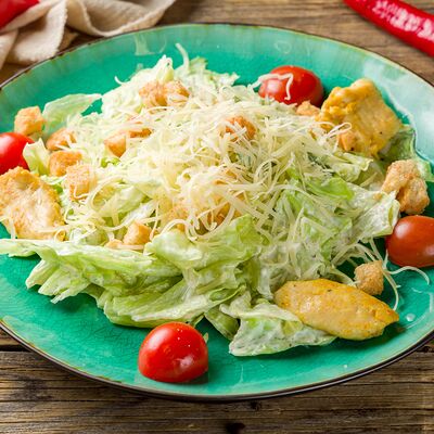 Салат Цезарь в Духанъ Алаверды по цене 590 ₽