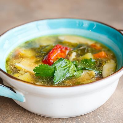 Суп с белыми грибами, щавелем и вялеными помидорами в Дюшес по цене 440