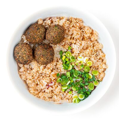 Рис спайси с фалафелем в Марлин по цене 740 ₽