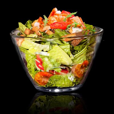 Салат Цезарь с креветками в Гриль Хаус по цене 580 ₽
