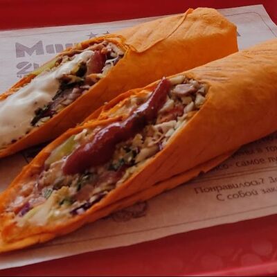 Шаурма со свининой в сырном лаваше в Мангал хаус по цене 460 ₽