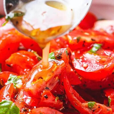 Салат из помидоров в Господа офицеры по цене 300 ₽