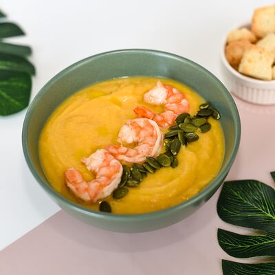 Тыквенный крем-суп с креветками в Pokemania по цене 789 ₽