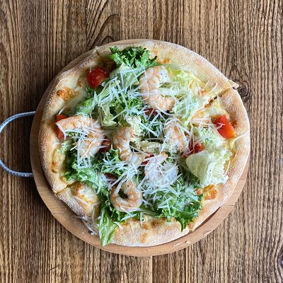 Пицца Цезарь с креветками в Bfood по цене 639 ₽