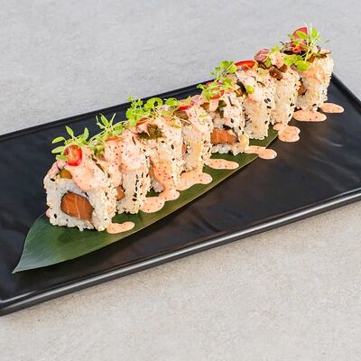 Острый ролл c лососем в Веранда по цене 650 ₽