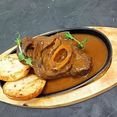 Стейк из говядины оссабука в Friday по цене 1090 ₽