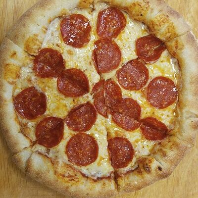 Пицца Пепперонив Сытый мишка по цене 690 ₽