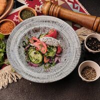 Овощной салат с оливковой пастой и маслом из Кахетии в Суло