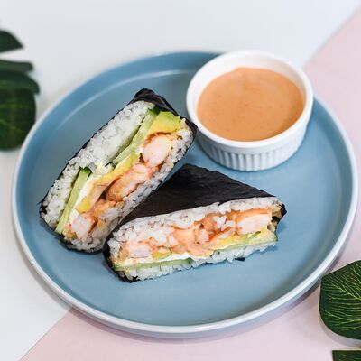 Суши-сэндвич пикантный с креветками в Pokemania по цене 639 ₽