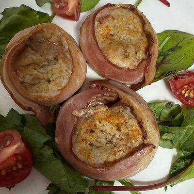 Медальоны из свинины в Вкусснов по цене 550 ₽