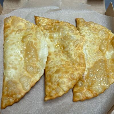 Три чебурека с телятинойв Точка Теста по цене 495 ₽