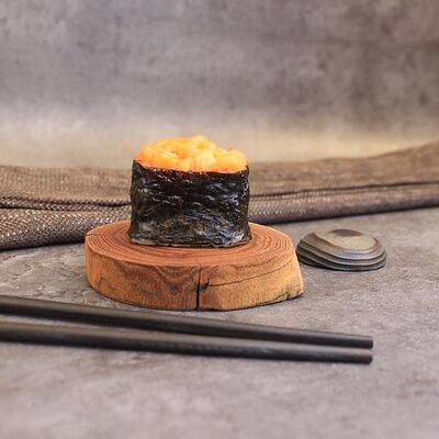 Гункан с лососем в 7Sushi по цене 229 ₽