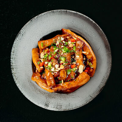 Баклажаны в соусе юйсян в Mr. Lee по цене 1200 ₽