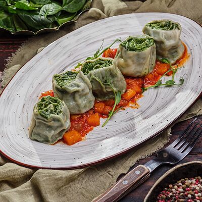 Ханум со шпинатом в Пельмения по цене 578 ₽