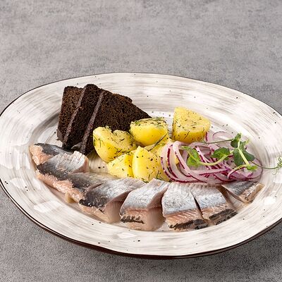 Сельдь с картофелем в Сибирская Корона по цене 459 ₽