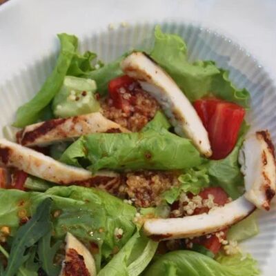 Салат с цыпленком гриль в Гербарий по цене 580 ₽