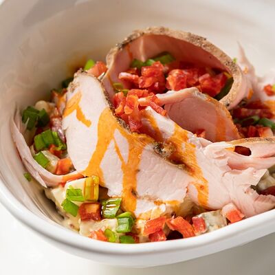 Тирольский салат в Тирольские пироги по цене 500 ₽