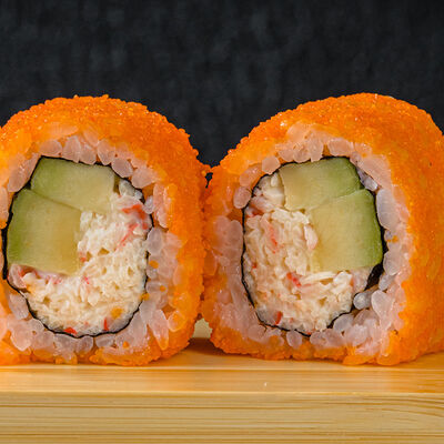 Ролл Калифорния со снежным крабом в Yellowfin by Bluefin по цене 600 ₽