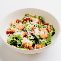 Цезарь с креветкой в Абу-Даби