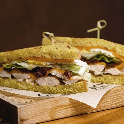 Сэндвич с курицей в Гриль-бар Бикью по цене 550 ₽