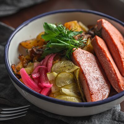 Картофель с докторской колбасой жареный в Борщ по цене 483 ₽