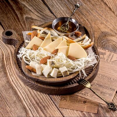 Тарелка с сырами в Дубинин по цене 632 ₽