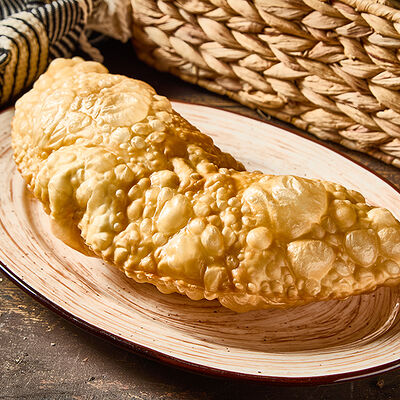 Чебурек с говядиной в PRO.Хинкали by Novikov по цене 380 ₽