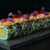 Ролл с гребешком и лососем спайси в Rick'n'Roll