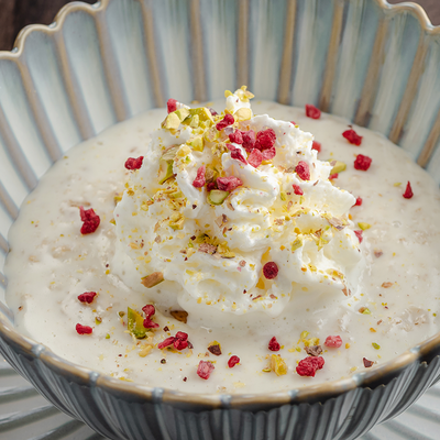 Каша овсяная, вишня в сиропе, взбитые сливки в Съели Сумели по цене 470 ₽