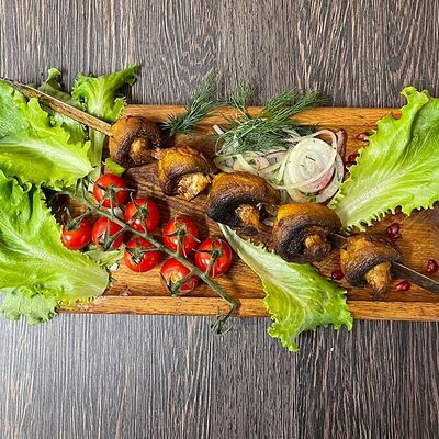 Шампиньоны на мангале в Чебуреки по цене 300 ₽