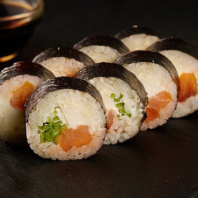 Ролл Якудза в Sushi & Roll по цене 395 ₽