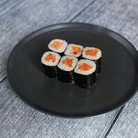 Ролл Лосось в Is Ku Sushi Ramen Bar