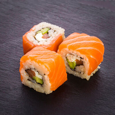 Ролл Филадельфия в Цветение Сакуры по цене 1450 ₽