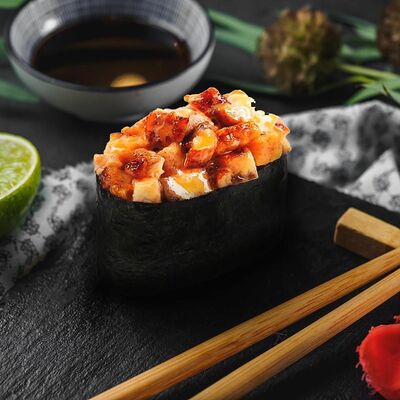 С курицей и угрём в Maki Family по цене 109