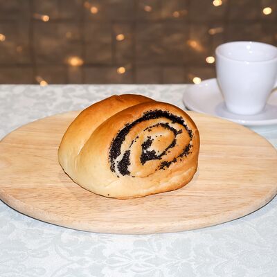 Рулетик дрожжевой с маком в Вкусно как дома по цене 80 ₽